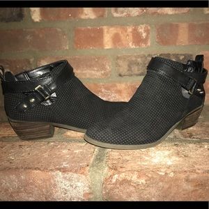 Black perforated bootie with block heel